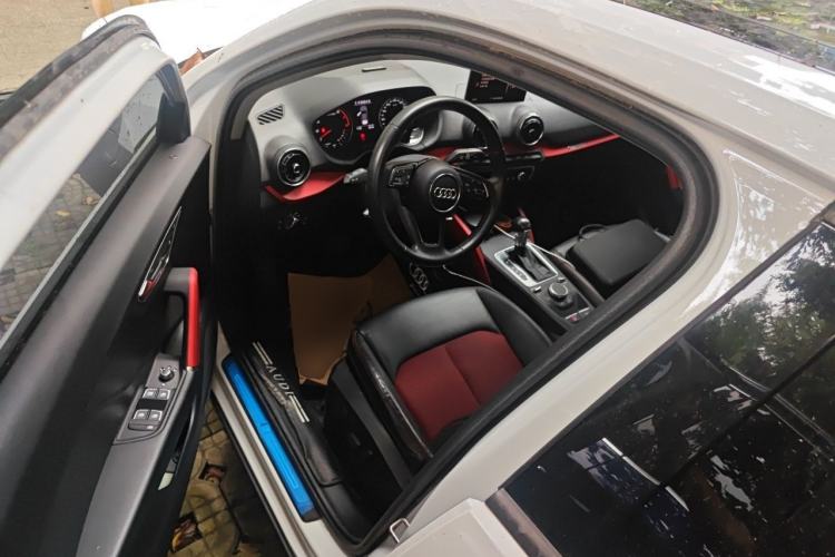 Used Audi Q2L 2018 35 TFSI Fashion Dynamic Version China VI Emission Standard Driver Seat