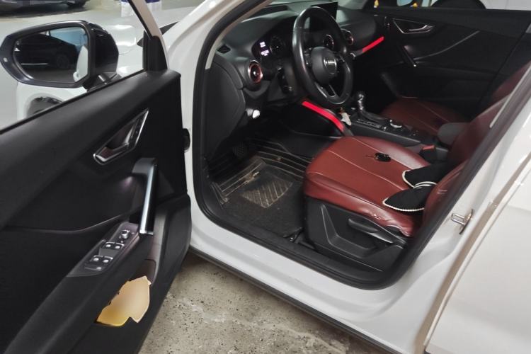 Used Audi Q2L 2018 35 TFSI Launch Exclusive Edition China VI Driver Seat