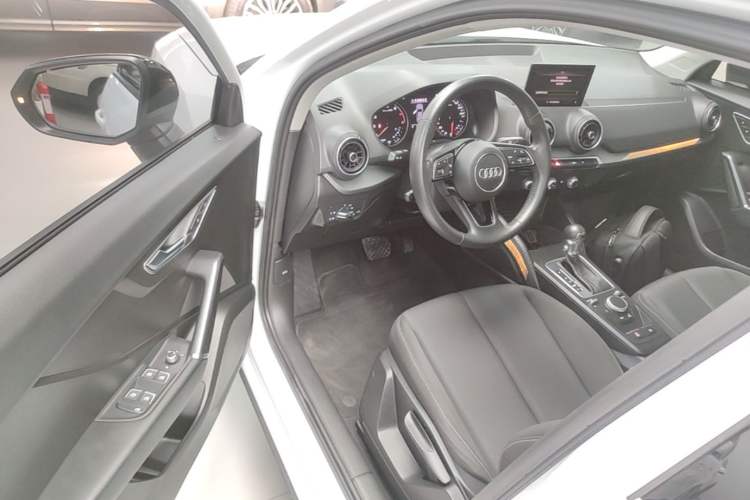 Used Audi Q2L 2018 35 TFSI Launch Exclusive Edition China VI Driver Seat