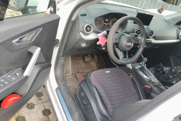 Used Audi Q2L 2018 35 TFSI Fashionable & Elegant Version China VI Emission Standard Driver Seat