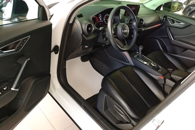 Used Audi Q2L 2018 35 TFSI Launch Exclusive Edition China VI Driver Seat