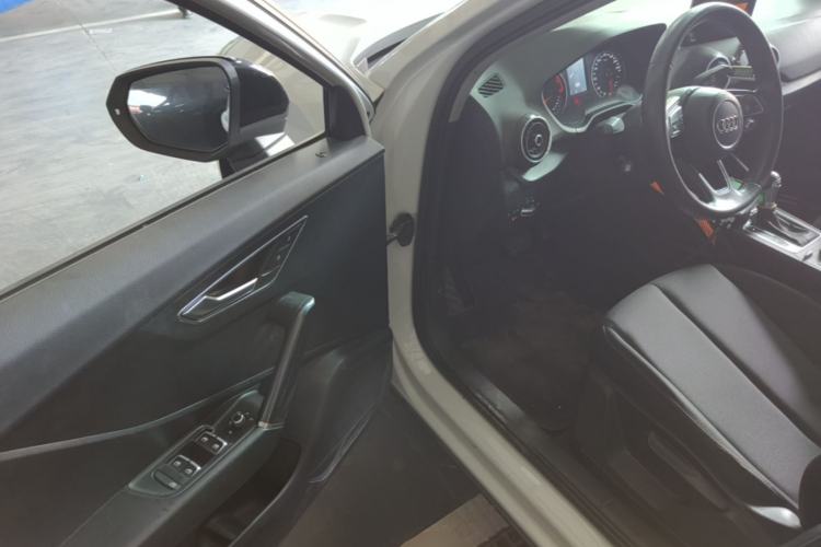 Used Audi Q2L 2018 35 TFSI Launch Exclusive Edition China VI Driver Seat