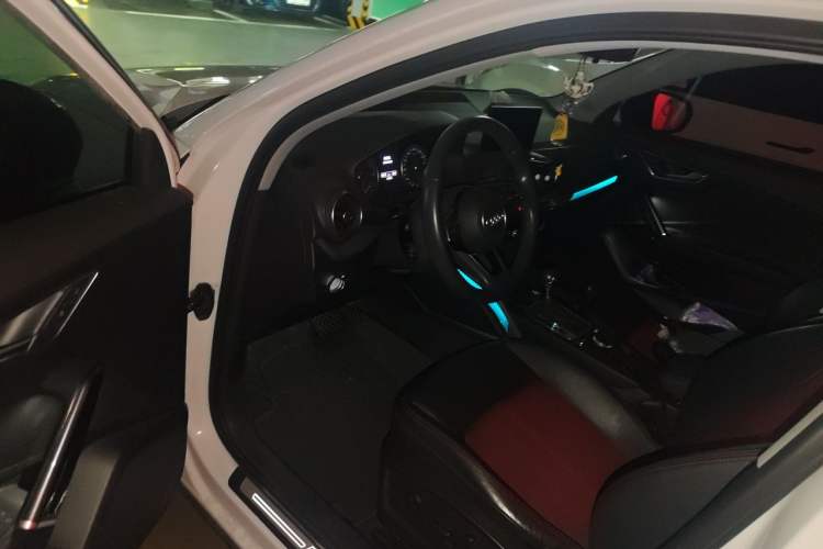 Used Audi Q2L 2018 35 TFSI Fashion Dynamic Version China V Emission Standard Driver Seat