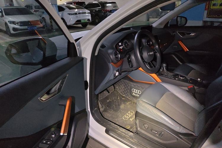 Used Audi Q2L 2018 35 TFSI Fashionable & Elegant Version China VI Emission Standard Driver Seat