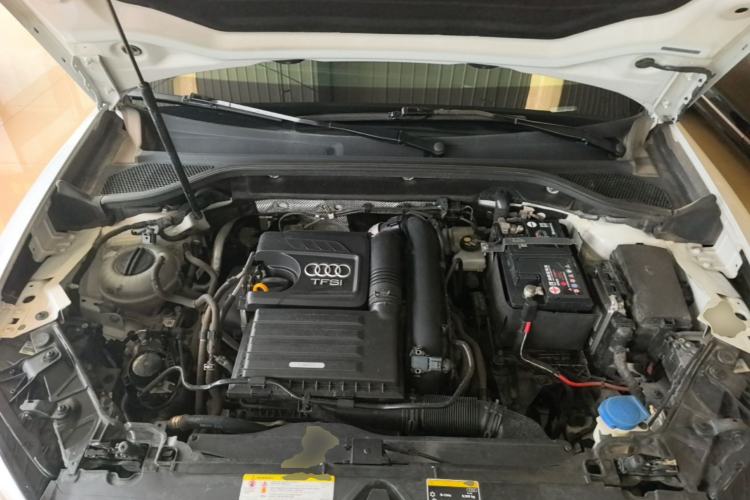 Used Audi Q2L 2018 35 TFSI Fashion Dynamic Version China VI Emission Standard Engine Bay