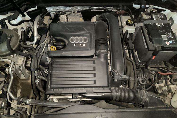 Used Audi Q2L 2018 35 TFSI Fashion Dynamic Version China VI Emission Standard Engine Bay