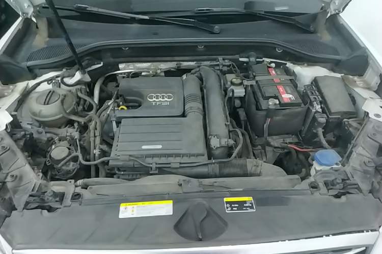 Used Audi Q2L 2018 35 TFSI Fashionable & Elegant Version China VI Emission Standard Engine Bay
