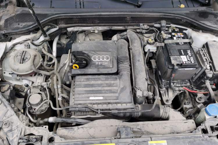 Used Audi Q2L 2018 35 TFSI Fashion Dynamic Version China VI Emission Standard Engine Bay