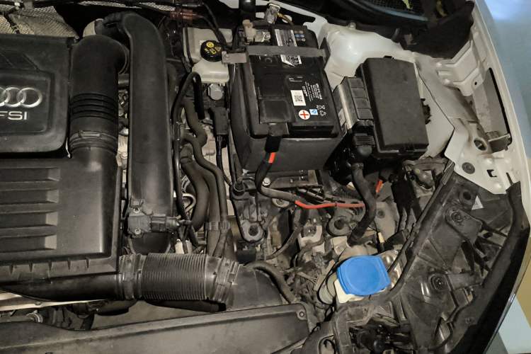 Used Audi Q2L 2018 35 TFSI Fashion Dynamic Version China VI Emission Standard Engine Bay Left