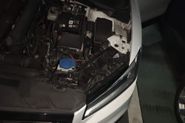 Used Audi Q2L 2018 35 TFSI Fashion Dynamic Version China VI Emission Standard Engine Bay Left