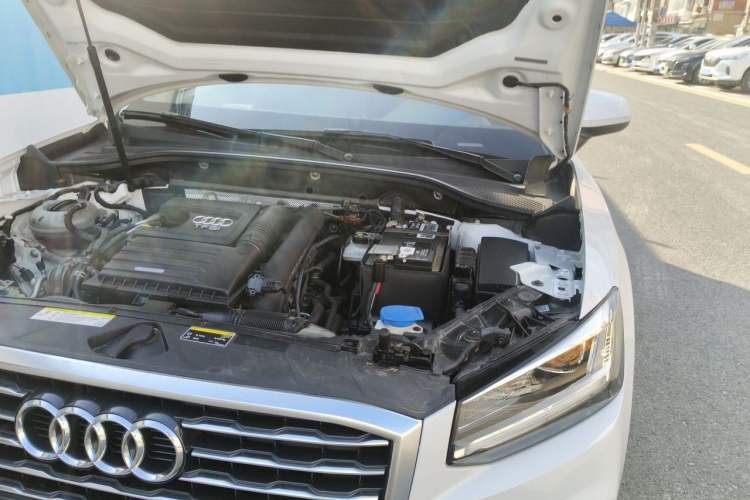 Used Audi Q2L 2018 35 TFSI Fashion Elegant Version China V Engine Bay Left