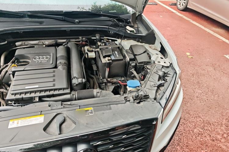 Used Audi Q2L 2018 35 TFSI Launch Exclusive Edition China V Engine Bay Left