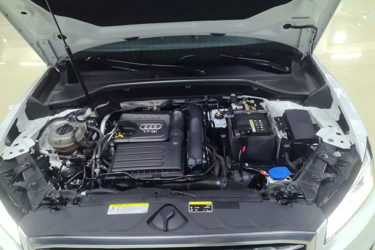 Used Audi Q2L 2018 35 TFSI Fashionable & Elegant Version China VI Emission Standard Engine Bay
