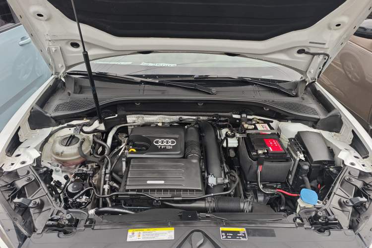 Used Audi Q2L 2018 35 TFSI Fashionable & Elegant Version China VI Emission Standard Engine Bay