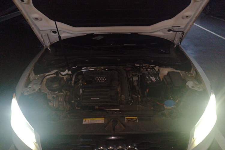 Used Audi Q2L 2018 35 TFSI Fashion Dynamic Version China VI Emission Standard Engine Bay