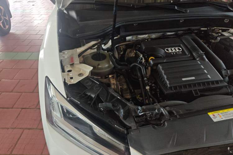Used Audi Q2L 2018 35 TFSI Launch Exclusive Edition China V Engine Bay Right