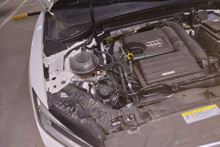 Used Audi Q2L 2018 35 TFSI Fashionable & Elegant Version China VI Emission Standard Engine Bay Right