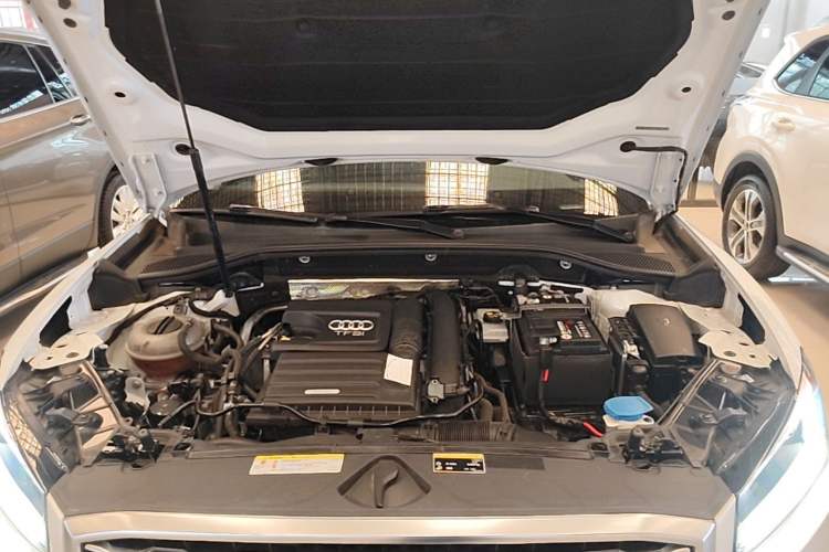 Used Audi Q2L 2018 35 TFSI Fashionable & Elegant Version China VI Emission Standard Engine Bay