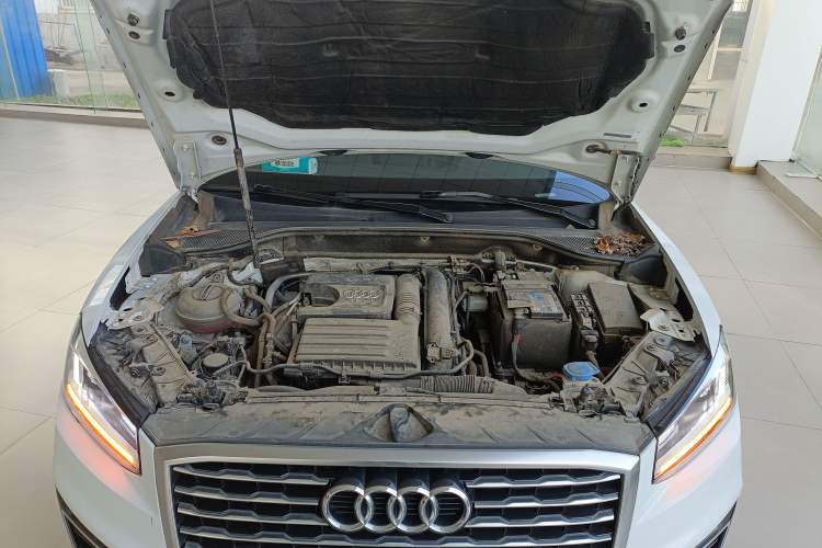 Used Audi Q2L 2018 35 TFSI Fashionable & Elegant Version China VI Emission Standard Engine Bay