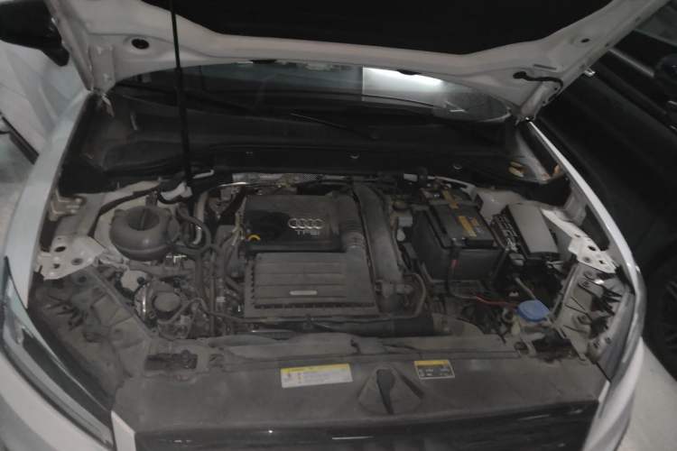 Used Audi Q2L 2018 35 TFSI Fashion Dynamic Version China VI Emission Standard Engine Bay