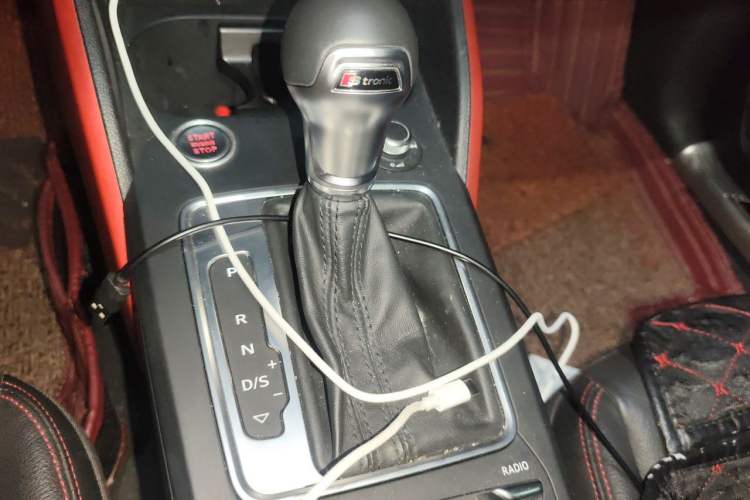 Used Audi Q2L 2018 35 TFSI Fashion Dynamic Version China VI Emission Standard Gear Lever