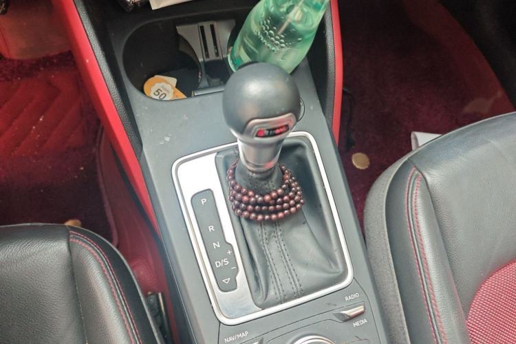 Used Audi Q2L 2018 35 TFSI Fashion Dynamic Version China V Emission Standard Gear Lever