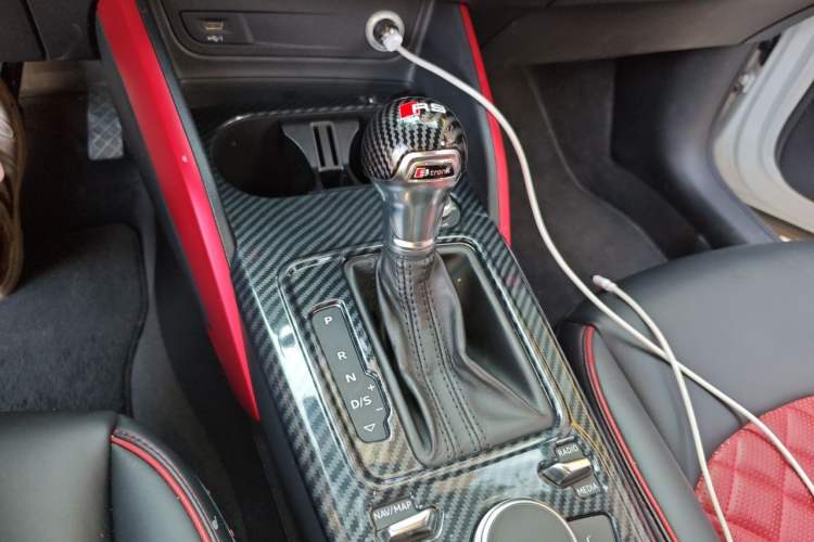 Used Audi Q2L 2018 35 TFSI Launch Exclusive Edition China V Gear Lever