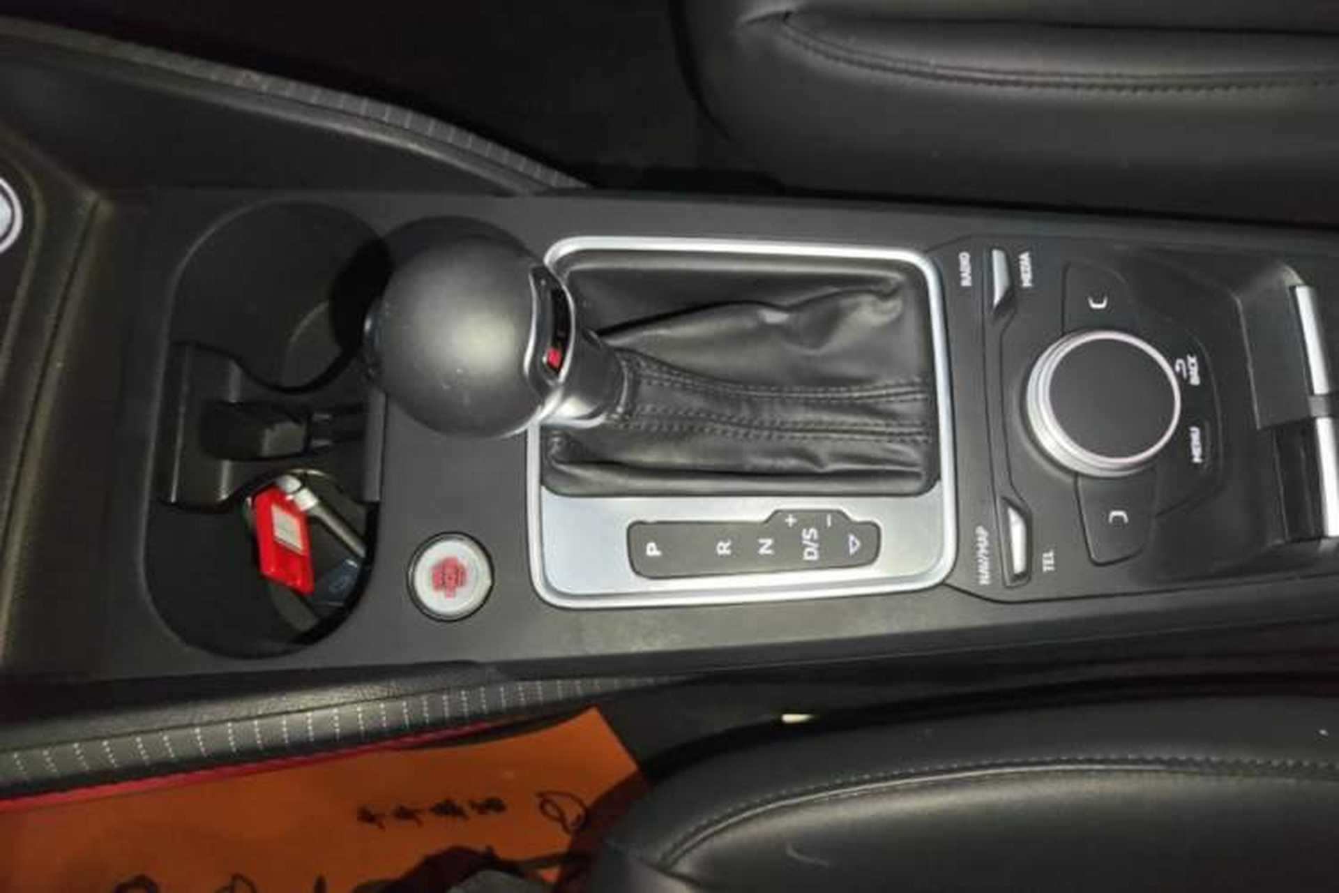 Used Audi Q2L 2018 35 TFSI Launch Exclusive Edition China V Gear Lever