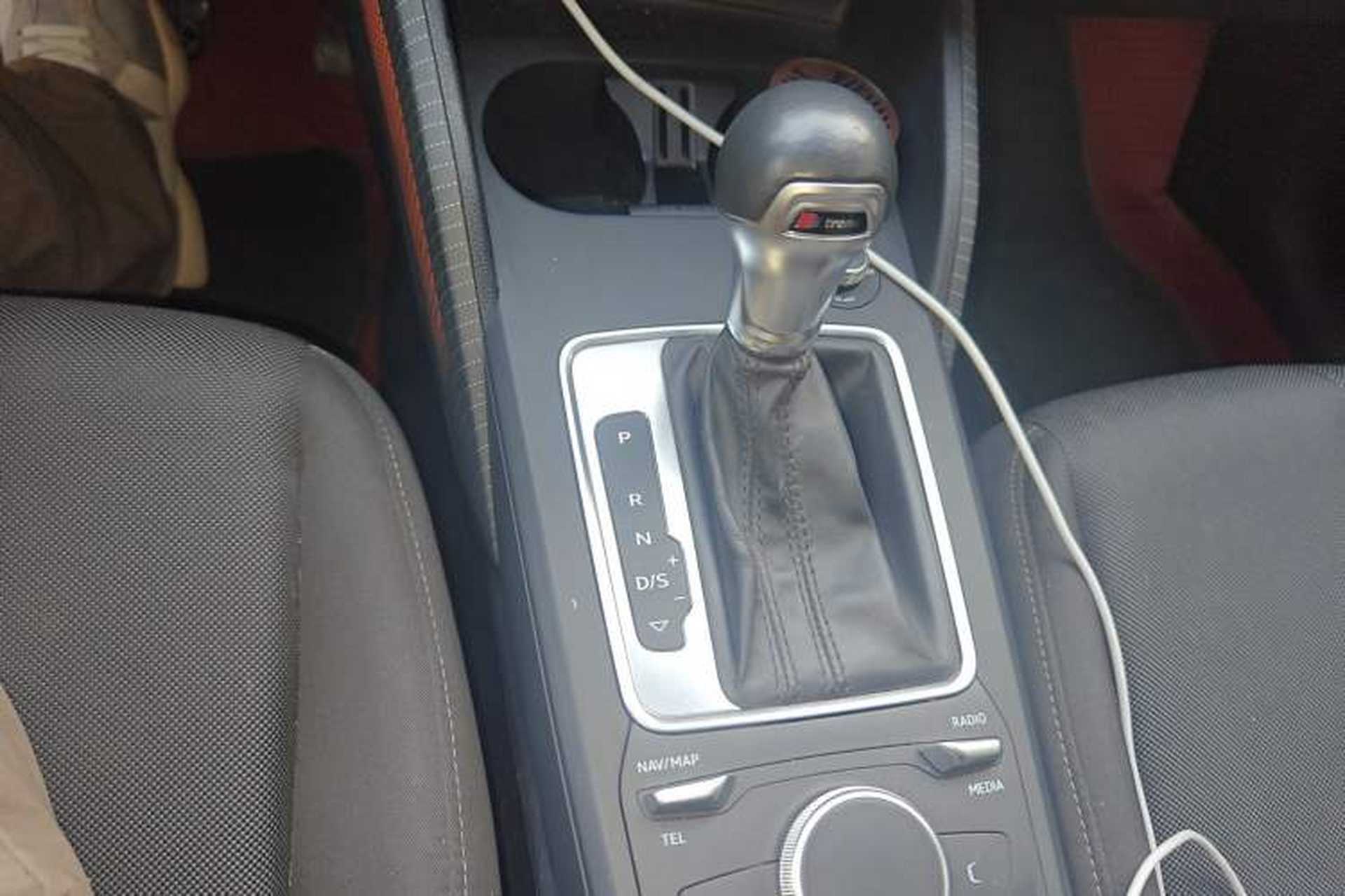 Used Audi Q2L 2018 35 TFSI Launch Exclusive Edition China VI Gear Lever