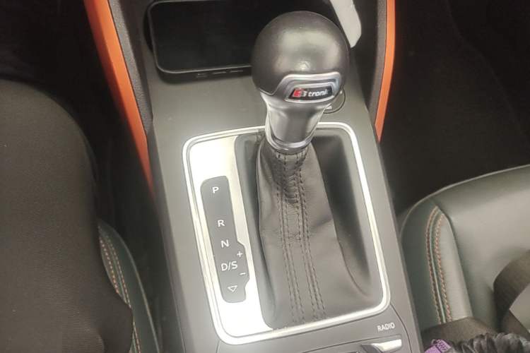Used Audi Q2L 2018 35 TFSI Fashion Elegant Version China V Gear Lever