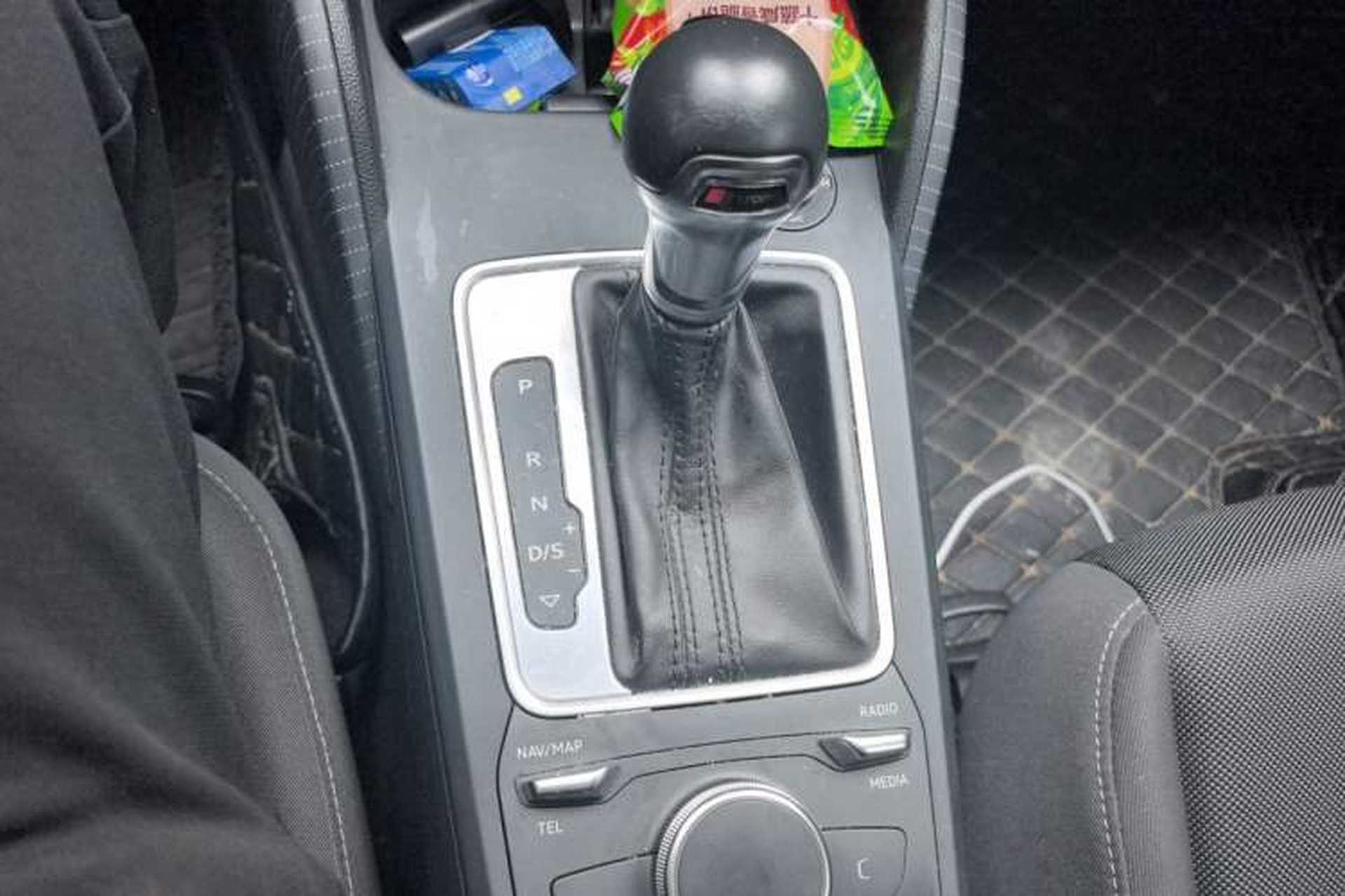 Used Audi Q2L 2018 35 TFSI Launch Exclusive Edition China V Gear Lever
