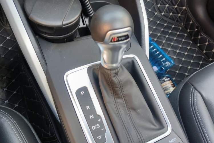 Used Audi Q2L 2018 35 TFSI Fashion Elegant Version China V Gear Lever
