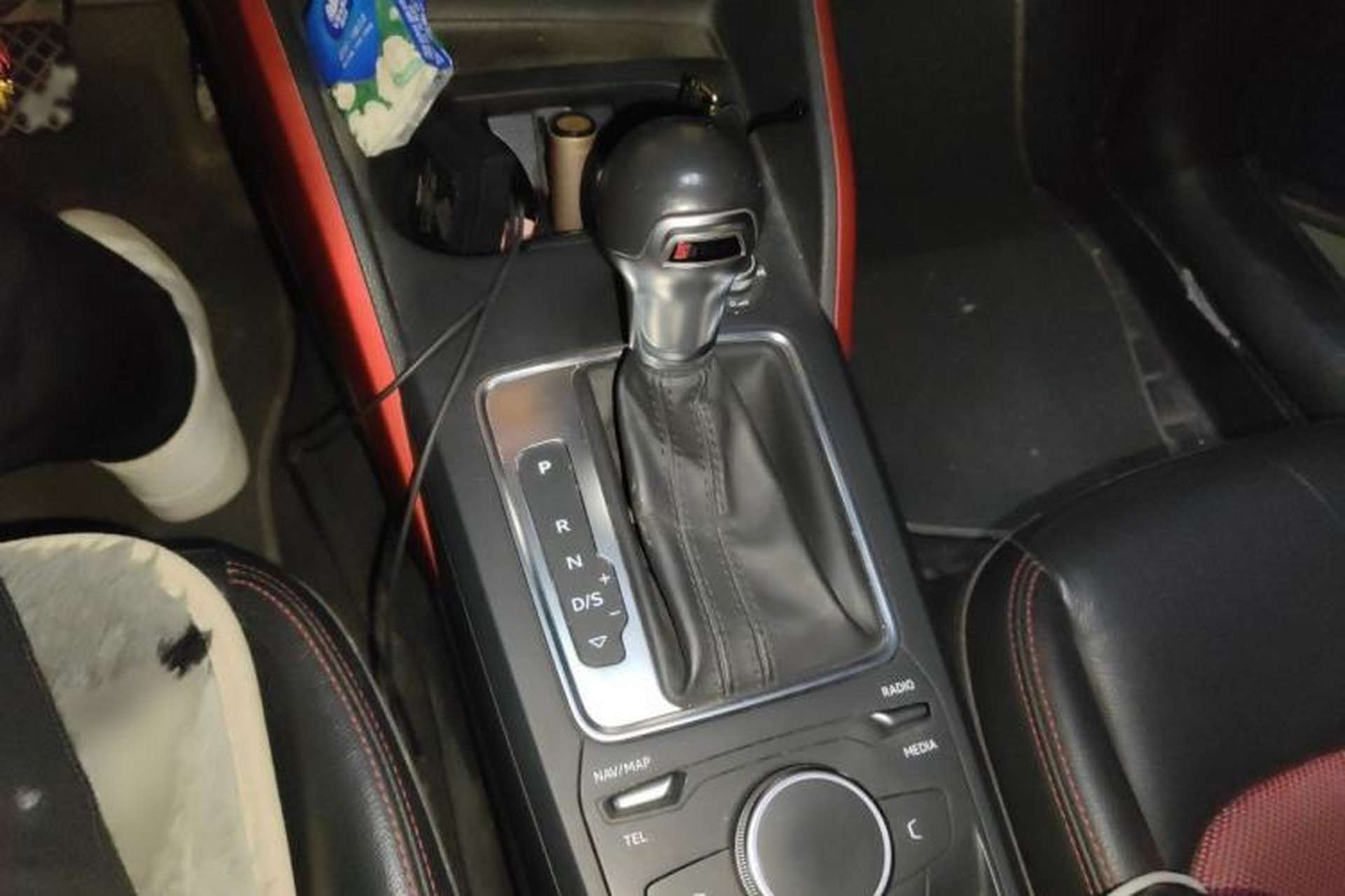 Used Audi Q2L 2018 35 TFSI Fashion Dynamic Version China VI Emission Standard Gear Lever