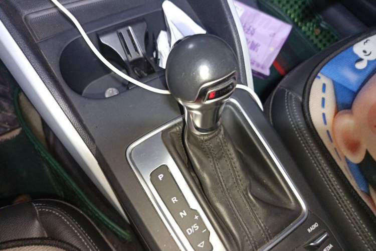 Used Audi Q2L 2018 35 TFSI Fashion Elegant Version China V Gear Lever