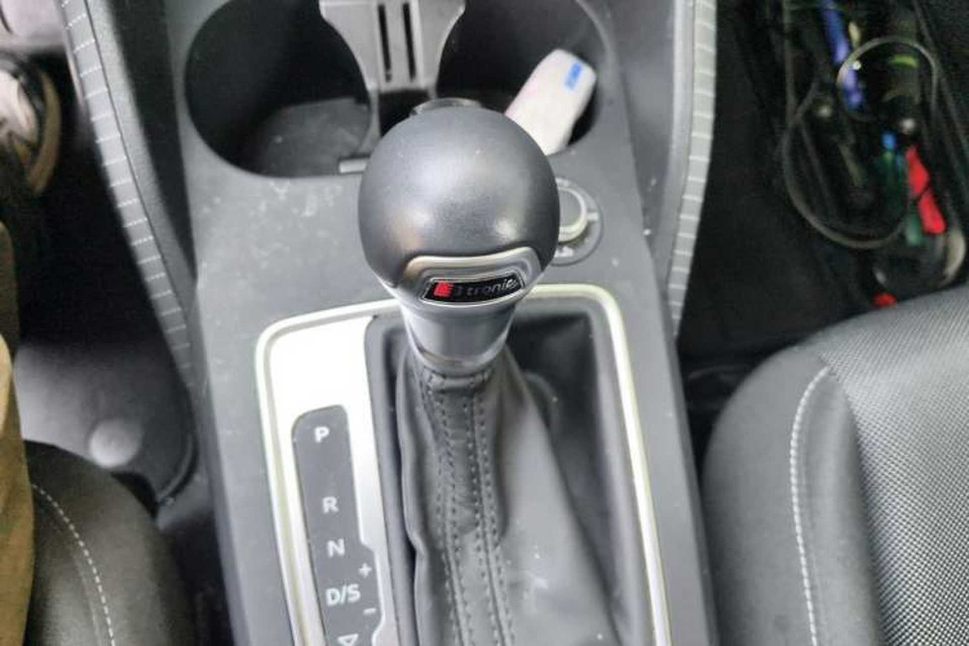 Used Audi Q2L 2018 35 TFSI Launch Exclusive Edition China VI Gear Lever