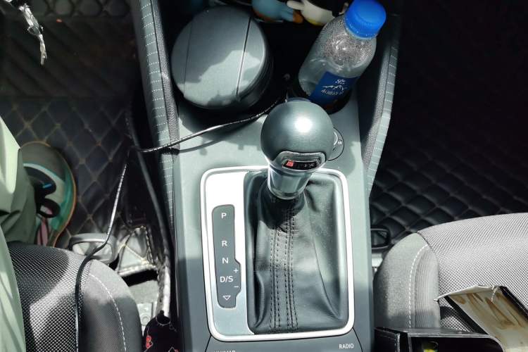 Used Audi Q2L 2018 35 TFSI Launch Exclusive Edition China V Gear Lever