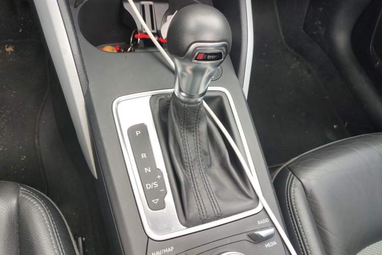 Used Audi Q2L 2018 35 TFSI Fashion Elegant Version China V Gear Lever