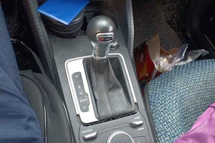 Used Audi Q2L 2018 35 TFSI Launch Exclusive Edition China VI Gear Lever