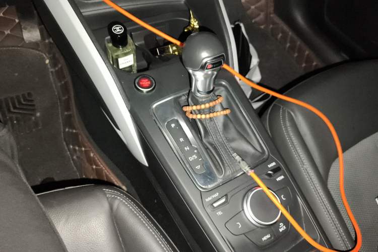 Used Audi Q2L 2018 35 TFSI Fashion Elegant Version China V Gear Lever