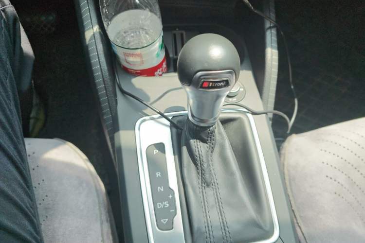 Used Audi Q2L 2018 35 TFSI Launch Exclusive Edition China VI Gear Lever