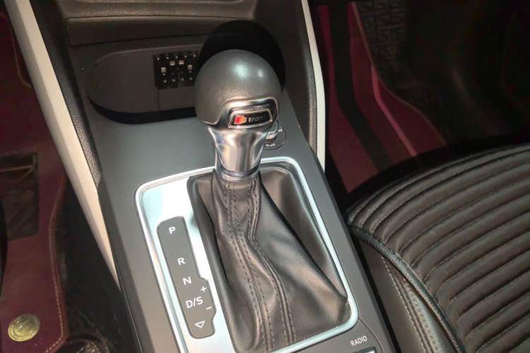 Used Audi Q2L 2018 35 TFSI Fashion Elegant Version China V Gear Lever