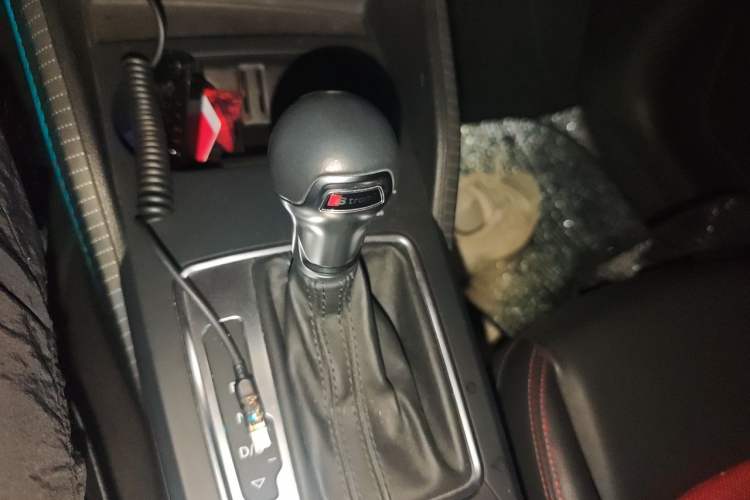 Used Audi Q2L 2018 35 TFSI Fashion Dynamic Version China V Emission Standard Gear Lever