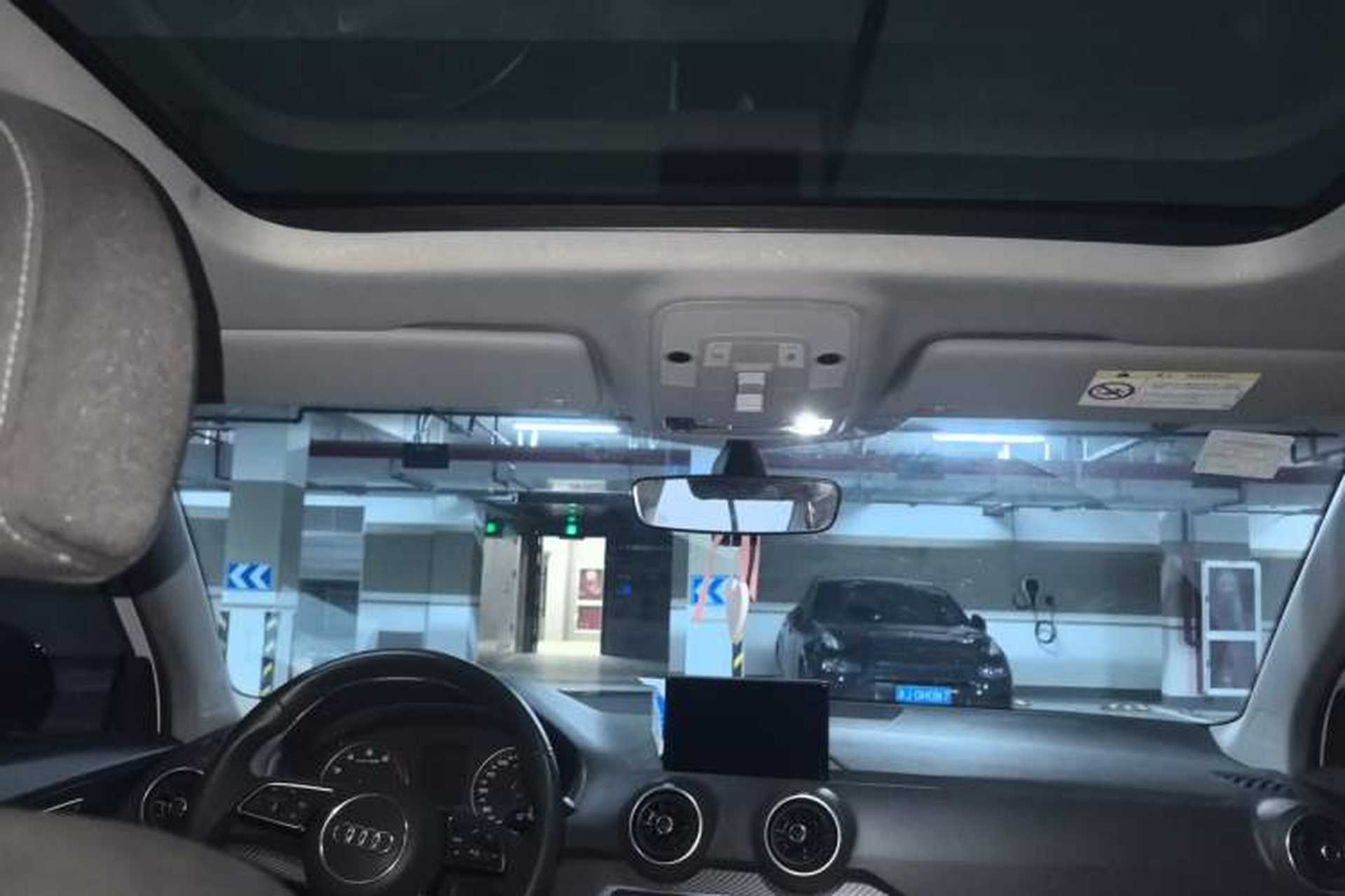 Used Audi Q2L 2018 35 TFSI Launch Exclusive Edition China VI Headliner