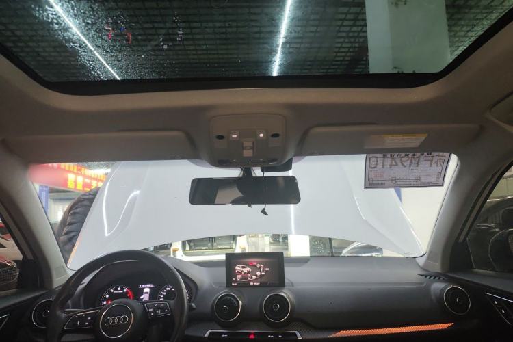 Used Audi Q2L 2018 35 TFSI Launch Exclusive Edition China VI Headliner