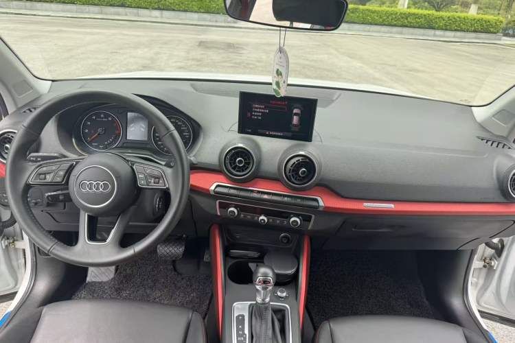Used Audi Q2L 2018 35 TFSI Fashion Dynamic Version China VI Emission Standard Interior 1