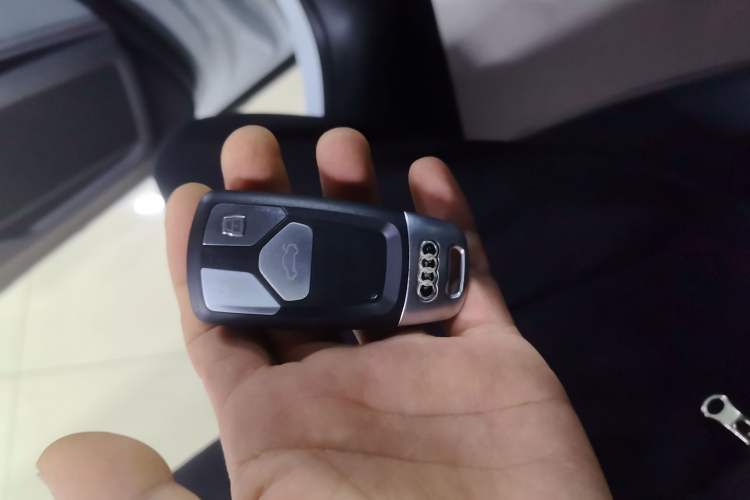 Used Audi Q2L 2018 35 TFSI Fashionable & Elegant Version China VI Emission Standard Interior 1