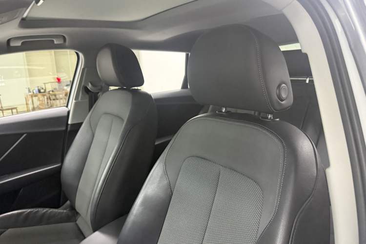 Used Audi Q2L 2018 35 TFSI Fashionable & Elegant Version China VI Emission Standard Interior 2