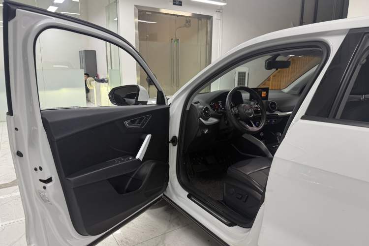 Used Audi Q2L 2018 35 TFSI Fashionable & Elegant Version China VI Emission Standard Interior 6