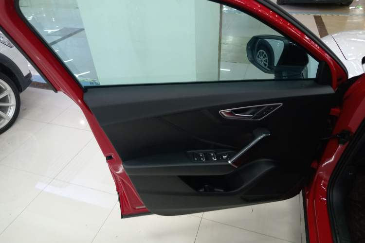 Used Audi Q2L 2018 35 TFSI Launch Exclusive Edition China VI Left Front Door Interior