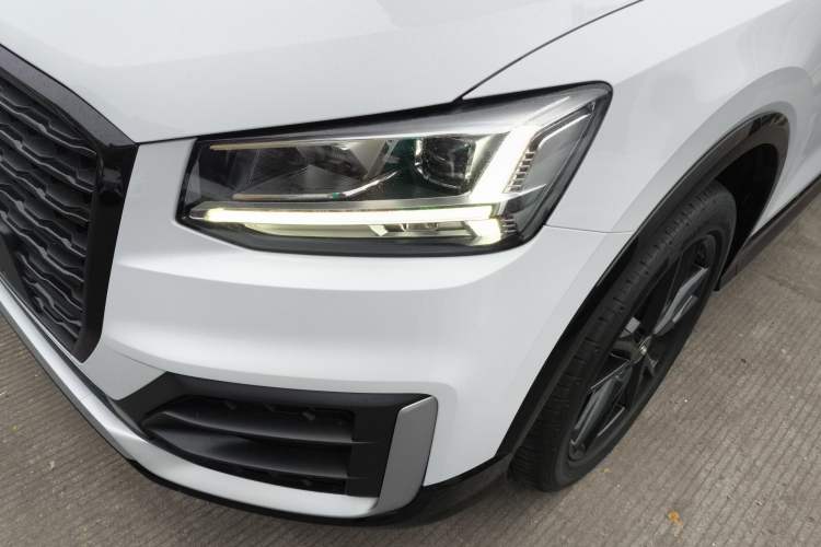 Used Audi Q2L 2018 35 TFSI Launch Exclusive Edition China VI Left Front Headlight